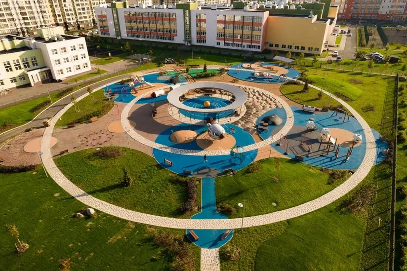 Playground with a circular EPDM pattern, aerial view