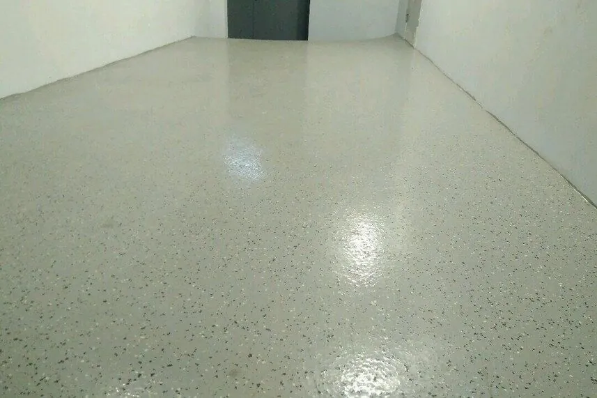 Apartment building stairway, photo 5