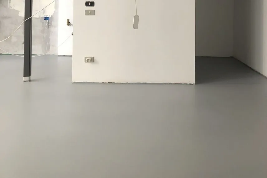 Matt floor in an apartment, photo 3