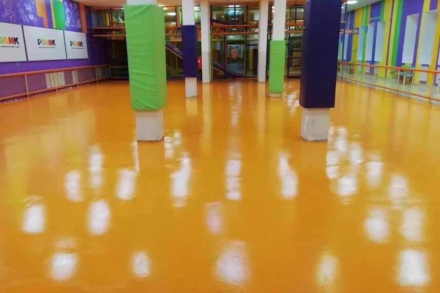 Roller rink in a children's centre, photo 2