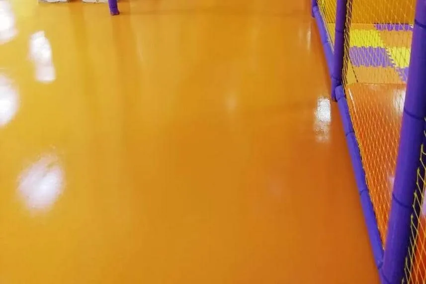 Roller rink in a children's centre, photo 3